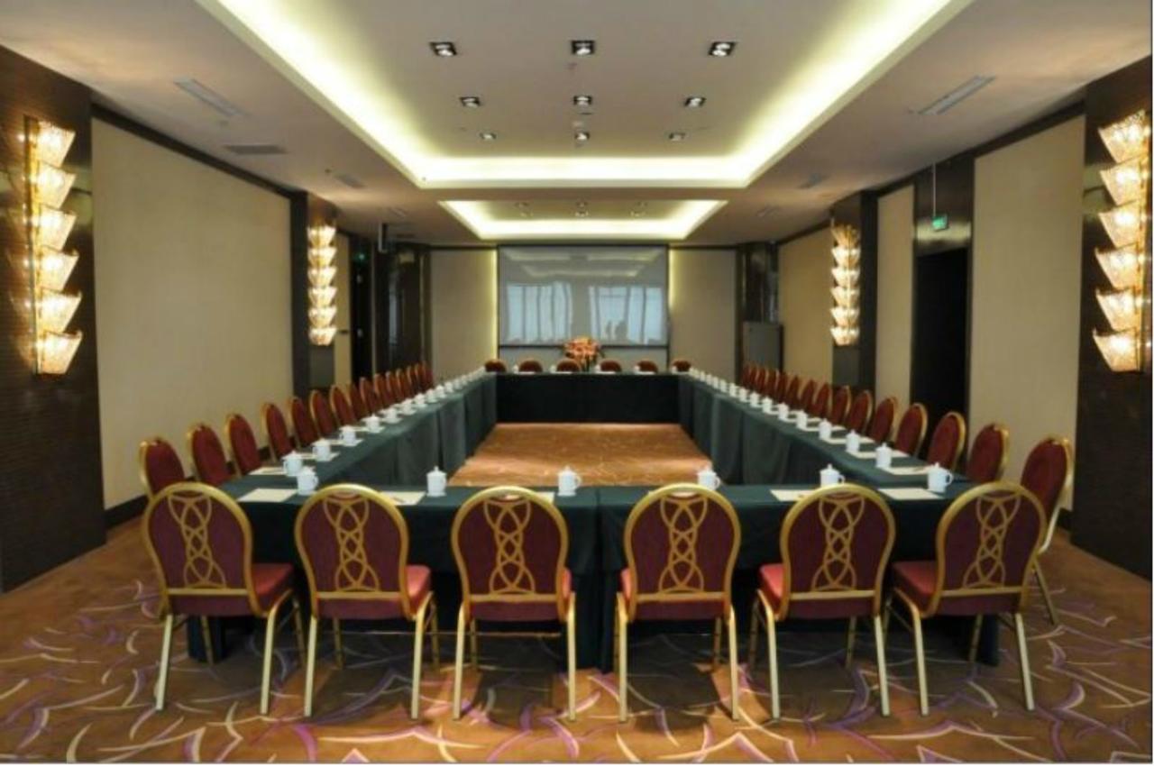 Inzone Garland Hotel Цзинань Бизнес фото